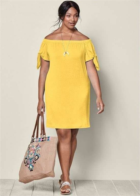 Decote ombro a ombro plus size.