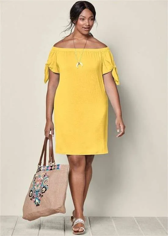 Decote ombro a ombro plus size.