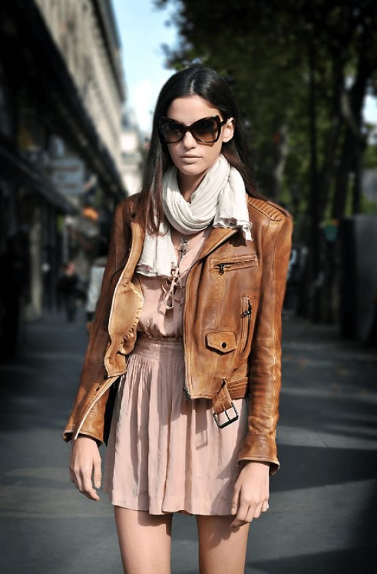 Caramelo com rosa blush.