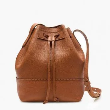 Bucket bag ou bolsa saco.