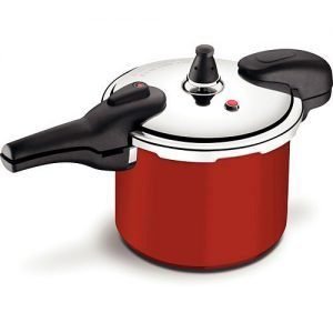 Utensílios indispensáveis na cozinha: panela de pressão.