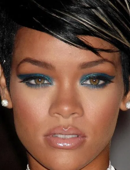 Maquiagem azul das famosas
