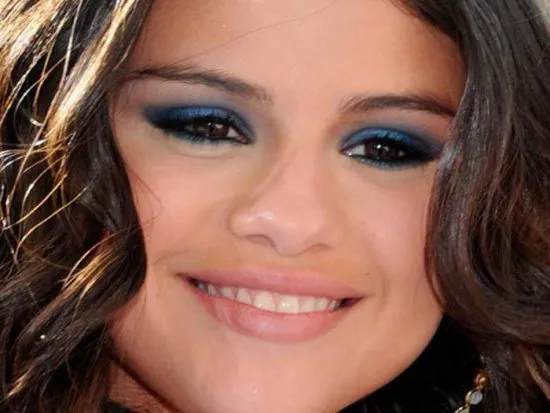 Maquiagem azul