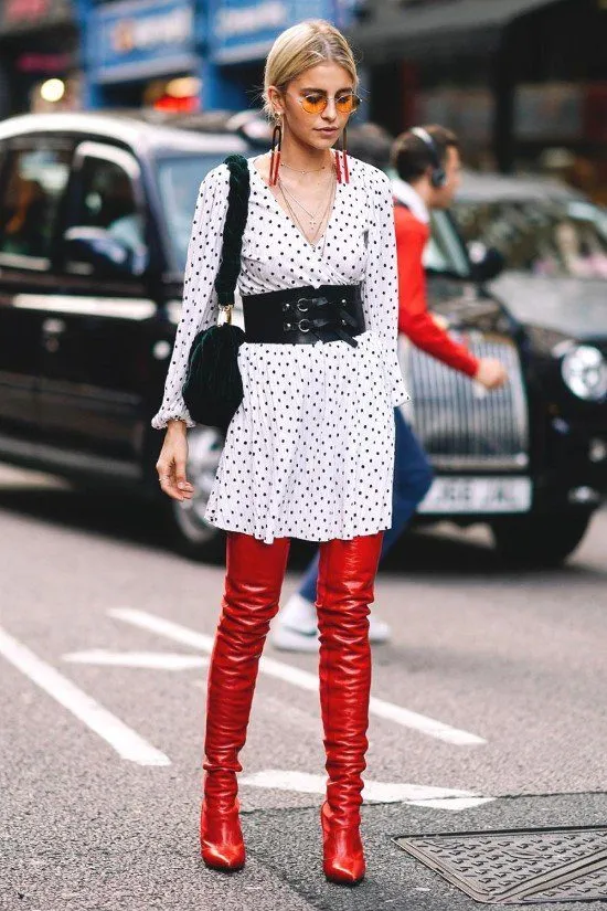 Como usar bota over the knee vermelha.