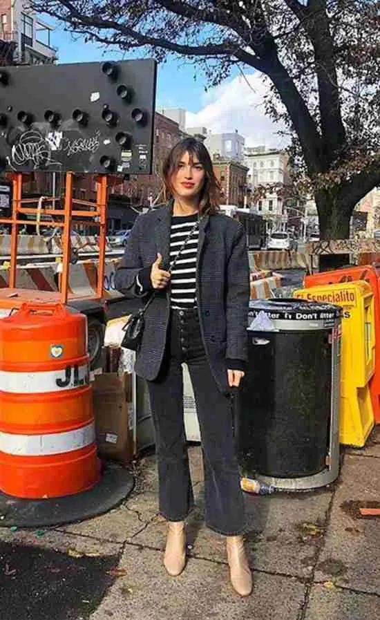 Look francês feminino.