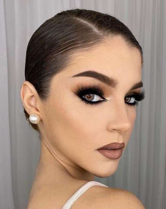 Maquiagem para festa a noite.