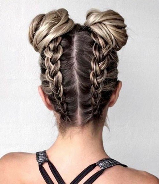 Coques de cabelo.