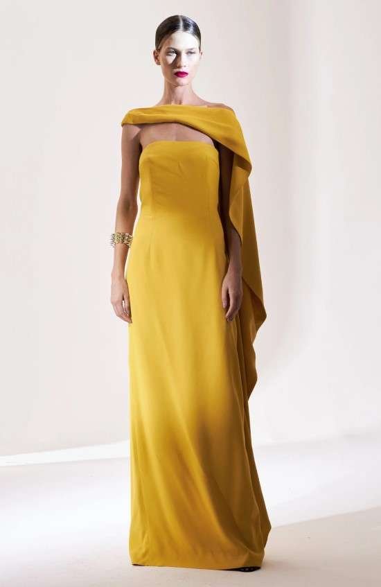 Como usar echarpe com vestido tomara que caia.
