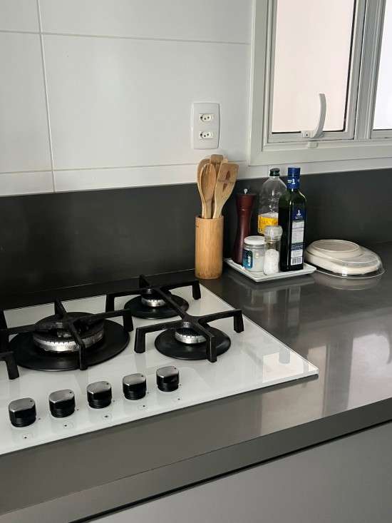Medidas da cozinha planejada frontão ou rodabanca.