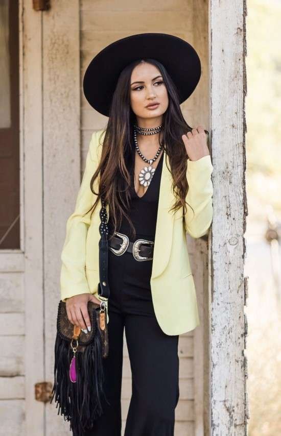 Moda country com blazer.