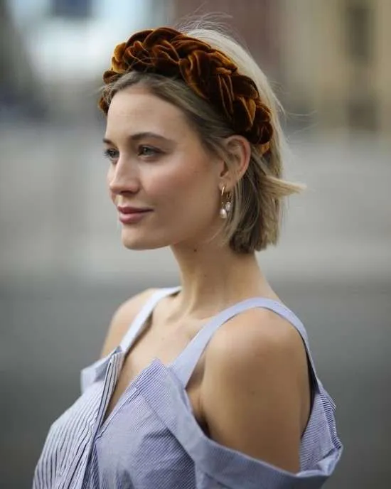 Tiaras cabelo curto.