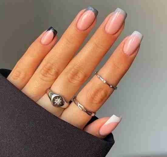 Unhas em degrade quadradinha.