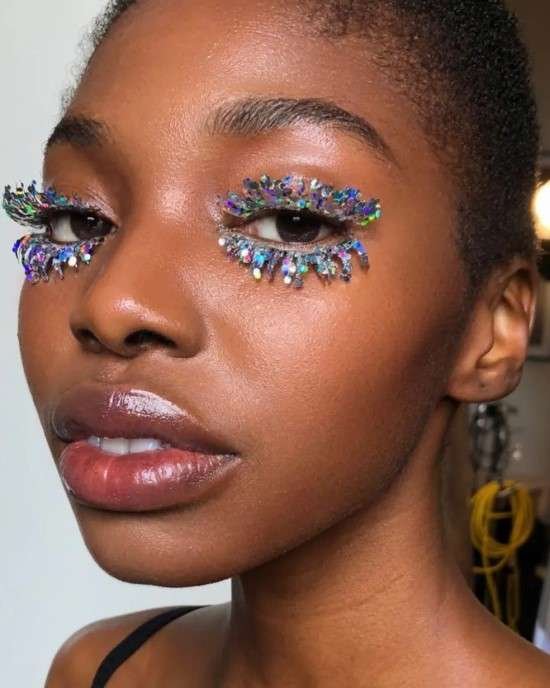 Cílios postiços de glitter para bloquinho.