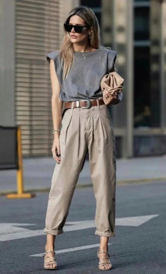 Look com muscle tee.