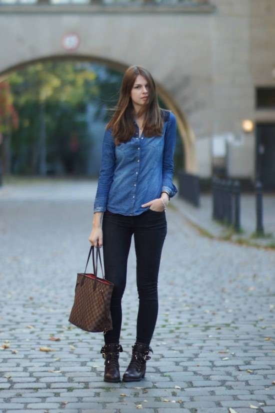 Look camisa jeans por fora da calça.
