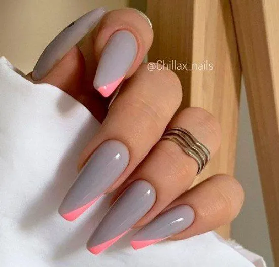Unhas bailarina ou unhas ballerina.