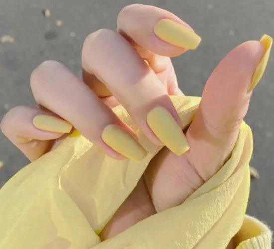 Unhas ballerinas.