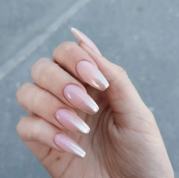 Unhas ballerina.