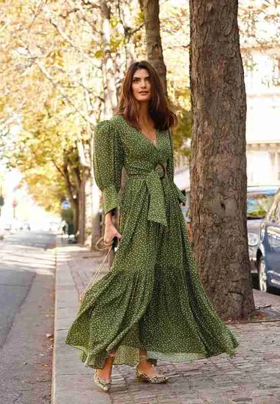 Vestido de poá para usar no outono.