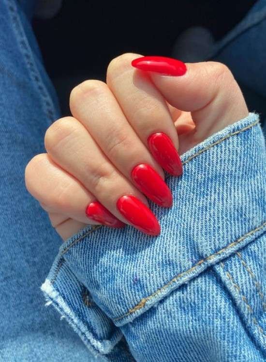 Unhas pintadas lindas.