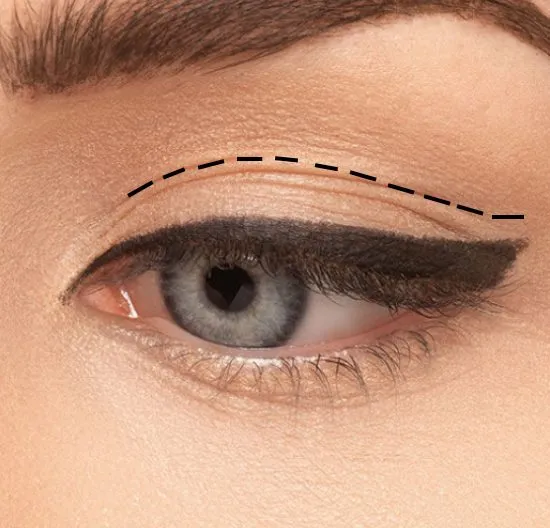 Cut crease: aprenda tudo sobre essa técnica de maquiagem.