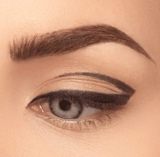 Como fazer o cut crease passo a passo.