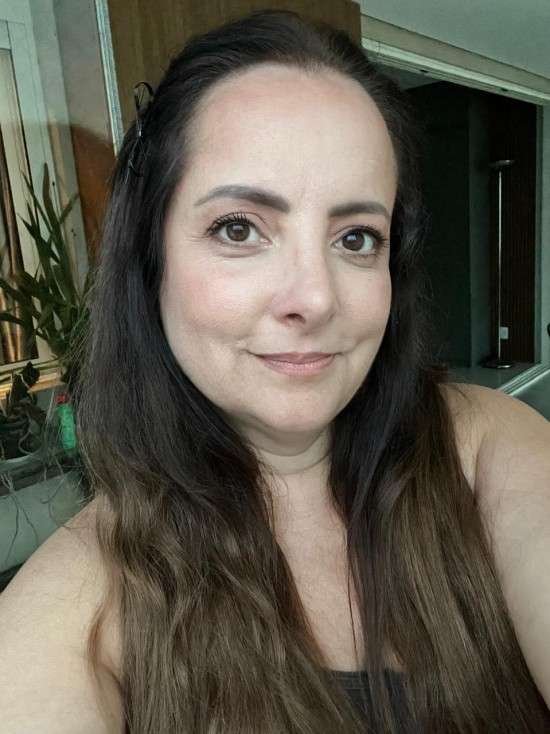 Como passar máscara de cílios ou como passar rimel.