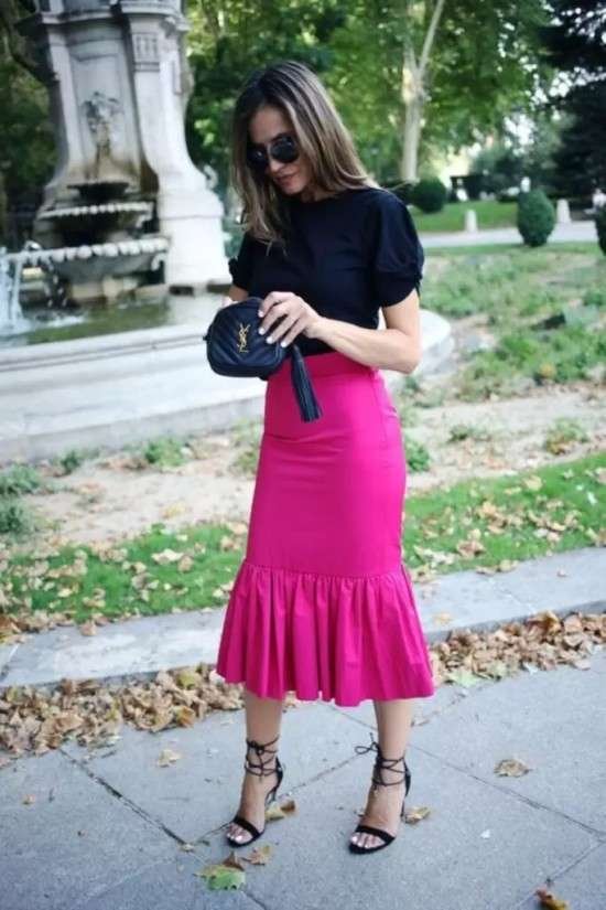 Cores que combinam com rosa fúcsia: preto.