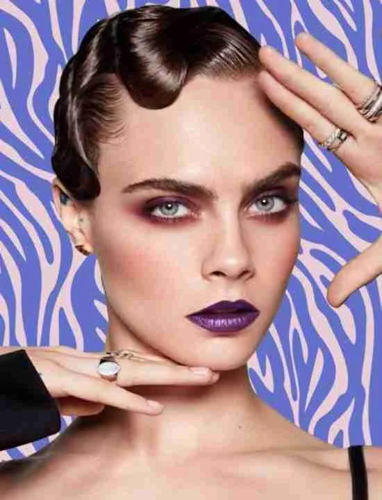 look com batom roxo metálico.