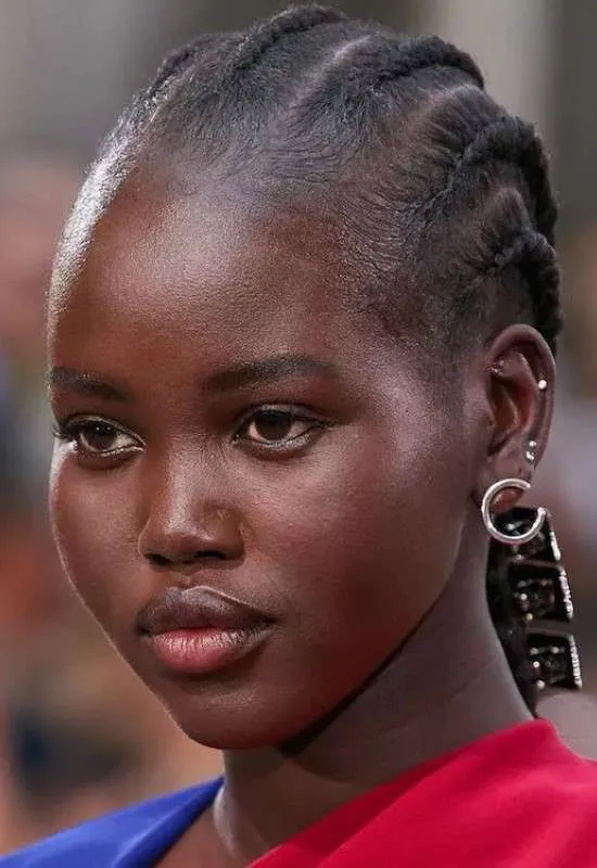 Clean make up pele negra.