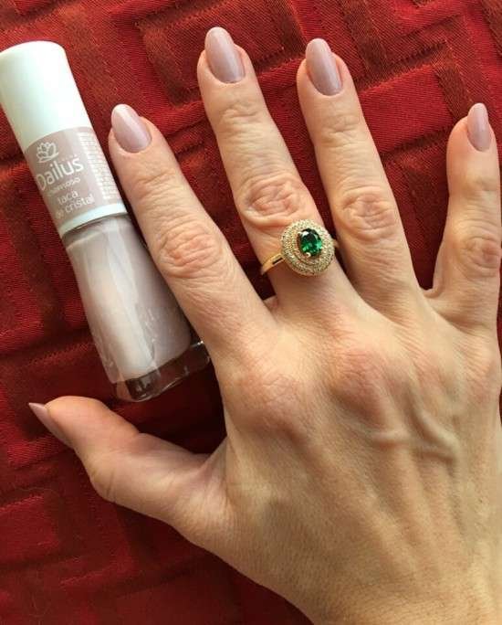 Unhas de verão.