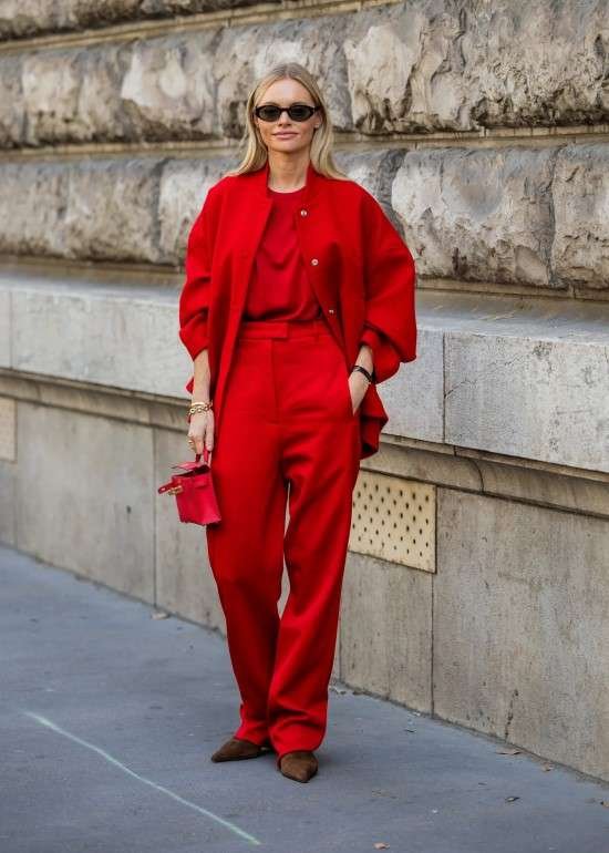 Cores inverno 2024 look todo vermelho.