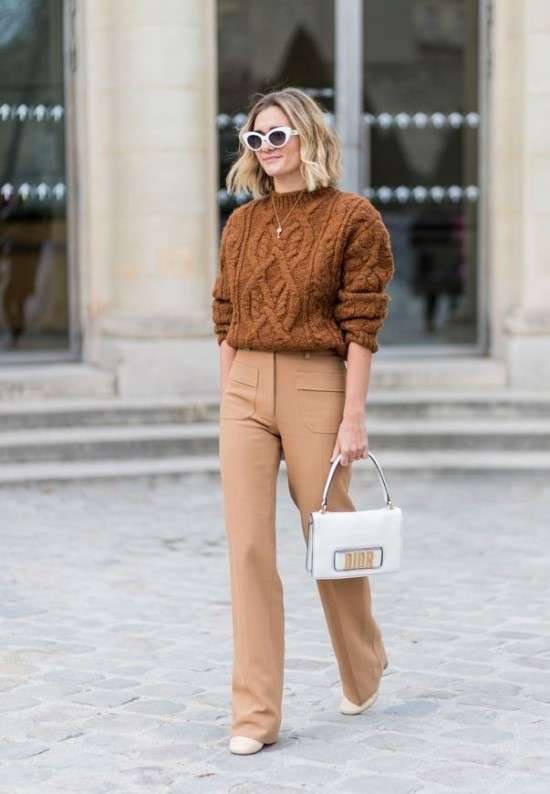 Look marrom e bege inverno 2025 moda feminina.