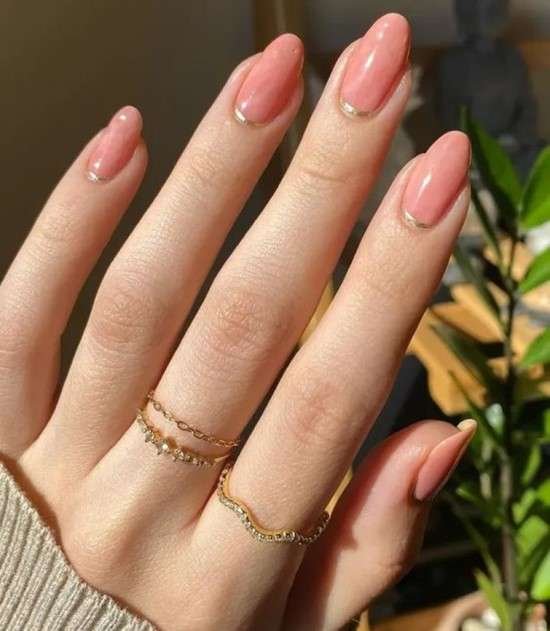 Unhas elegantes.