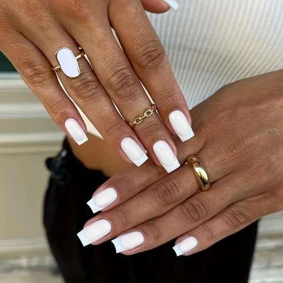 Unhas elegantes.