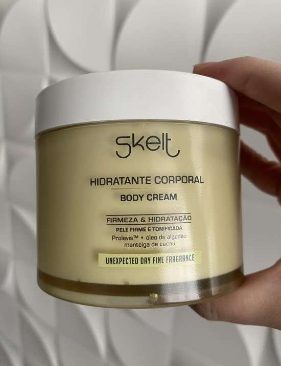 Skelt hidratante corporal Unexpected Day resenha.