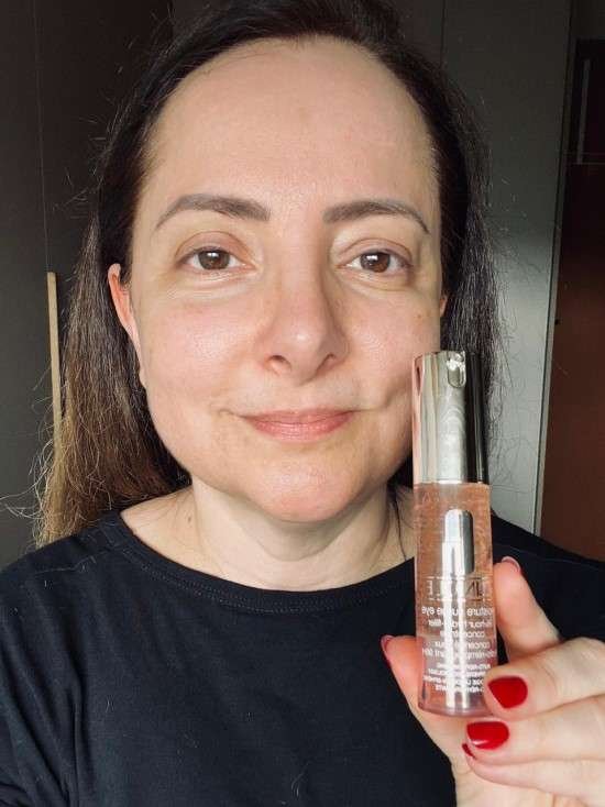 Clinique resenha Moisture Surge Eye.