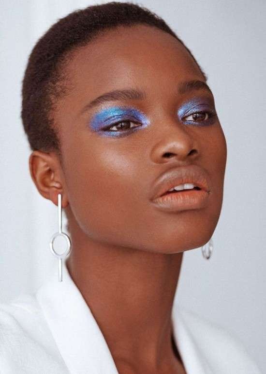 Aquamarine makeup pele negra.