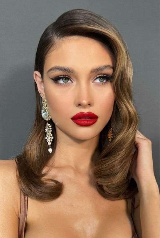 Penteado chique cabelo solto Old Hollywood.
