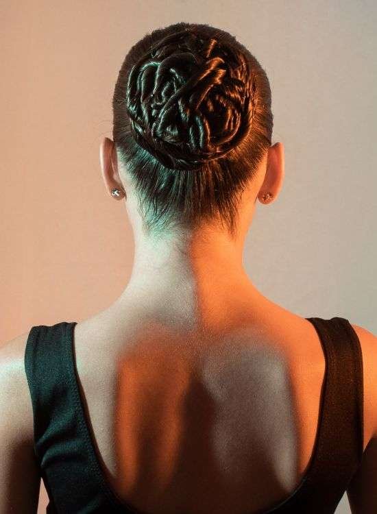 Postura elegante feminina.