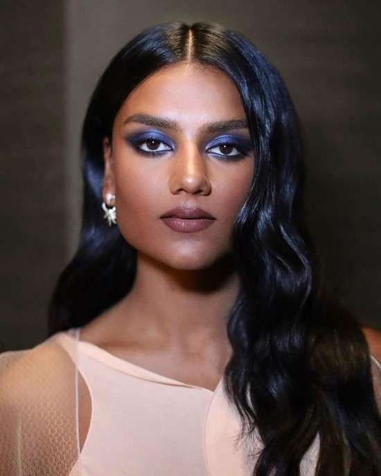 Inspirações de make com sombra azul.