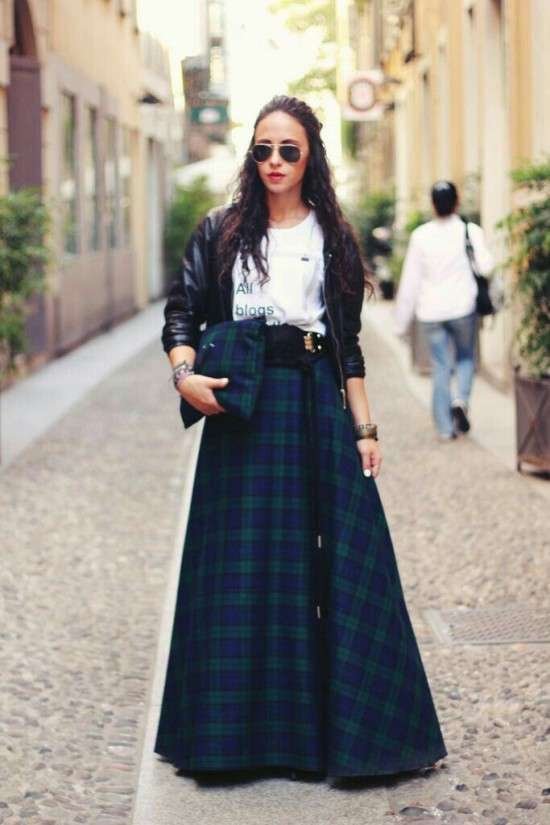 Tipos de xadrez look com saia em tartan.