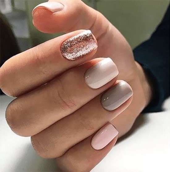 Unhas com glitter filha única.
