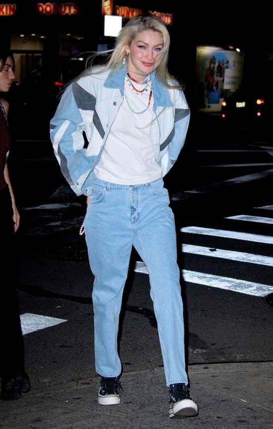 Looks com jaqueta jeans.