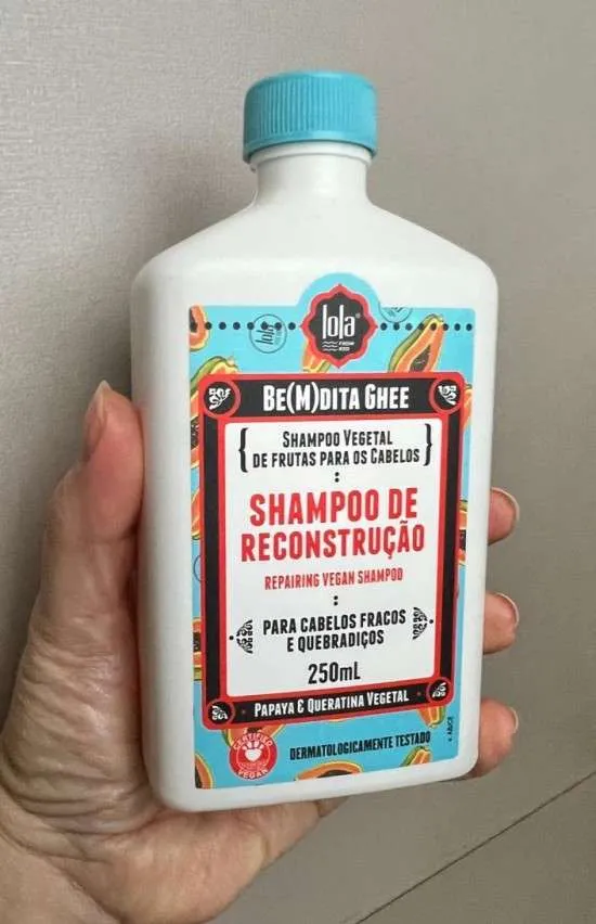 Shampoo de Reconstrução Lola.
