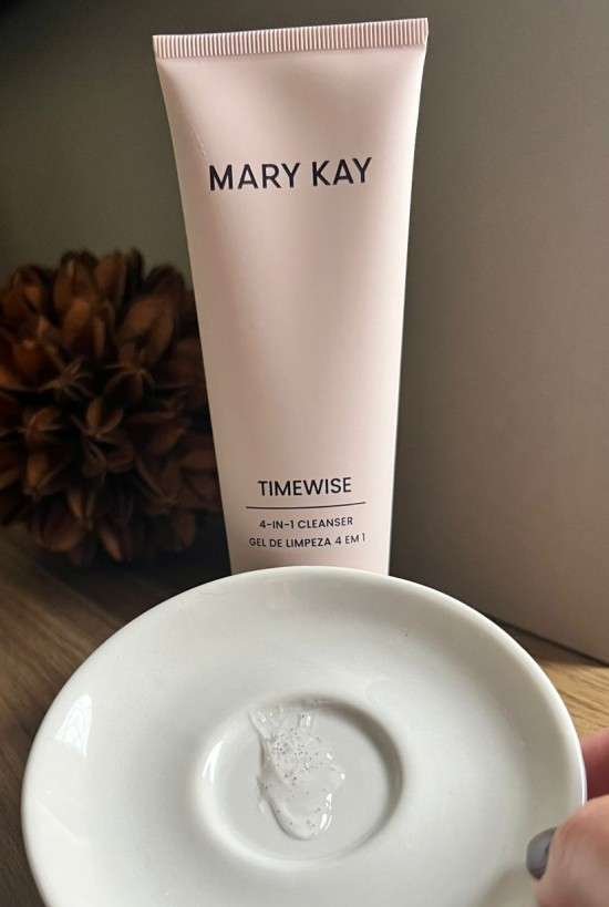 Gel de limpeza Mary Kay 4 em 1.