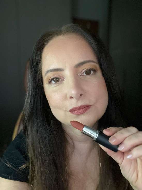 Batom Taupe Mac resenha.