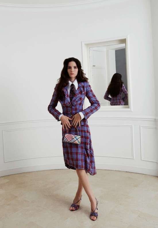 Tendências de outono inverno 2026: look conjunto xadrez.