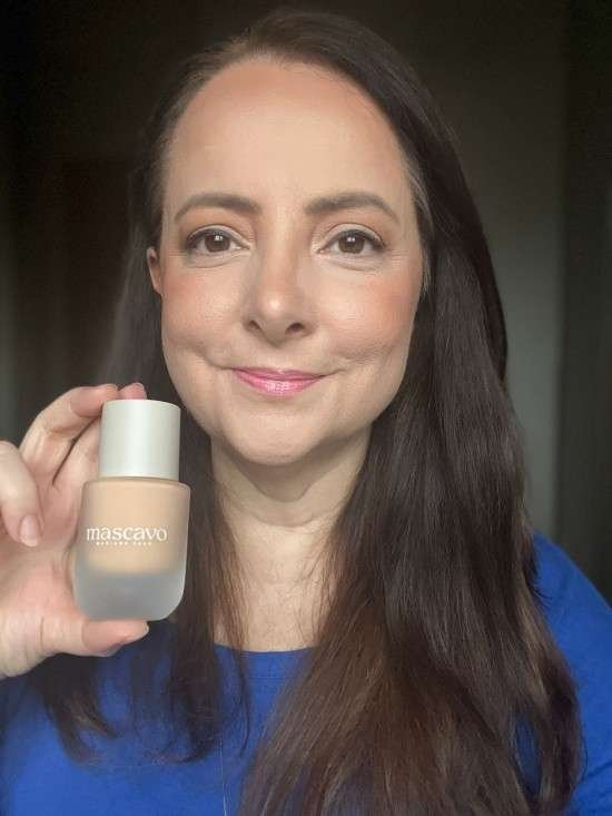Base mascavo Soft Radiance resenha cor 12C.