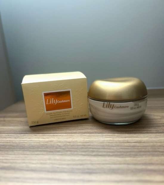Lily Cashmere resenha.